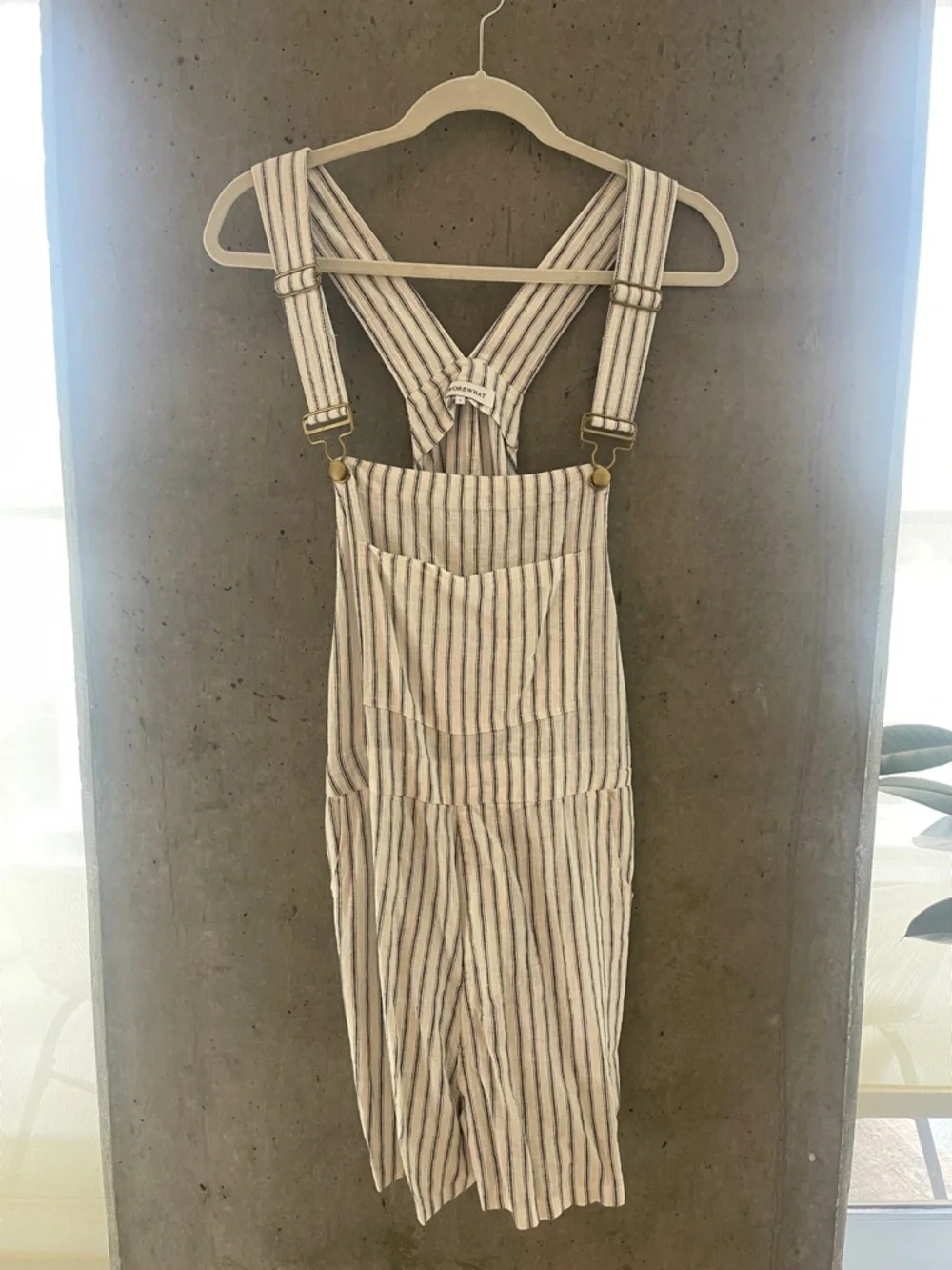 WEWOREWHAT Striped Linen Blend Playsuit In White Size L - Picture 2 of 7